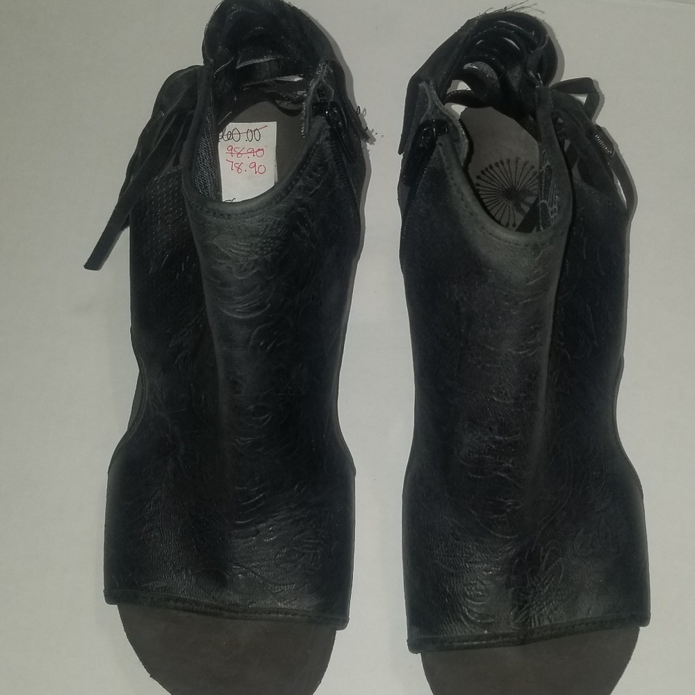 WOMEN'S OTBT LEATHER" SANDAL'S SZ.8.5M